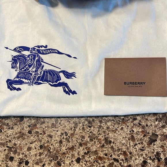 Burberry Monogram leather drawstring bucket bag - Picture 5 of 12